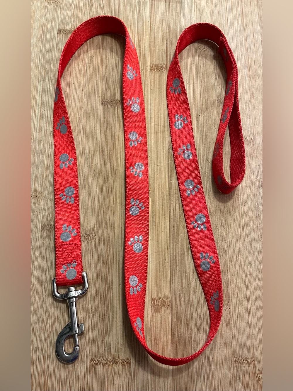 Dog leash, red, reflective, 5’, new